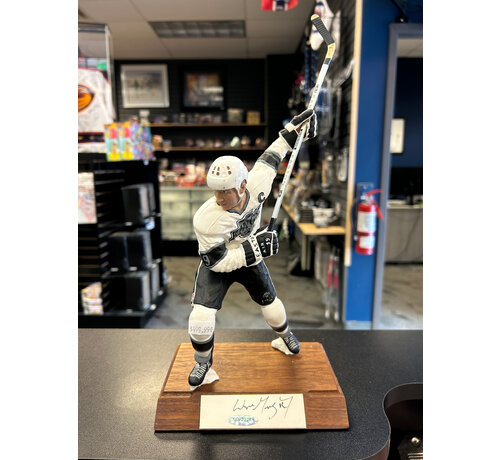 THE SALVINO COLLECTION THE SALVINO COLLECTION WAYNE GRETZKY LA KINGS AUTOGRAPHED UD COA