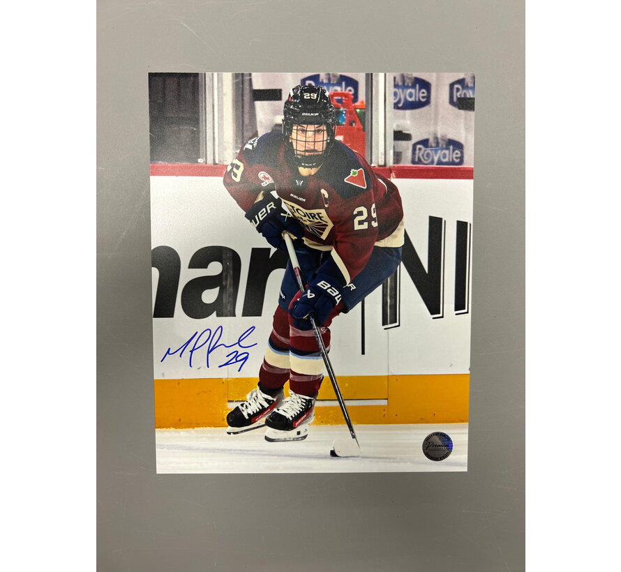 \Marie-Philip Poulin Montreal Victoire PWHL Signed 8x10 Photograph with the Puck