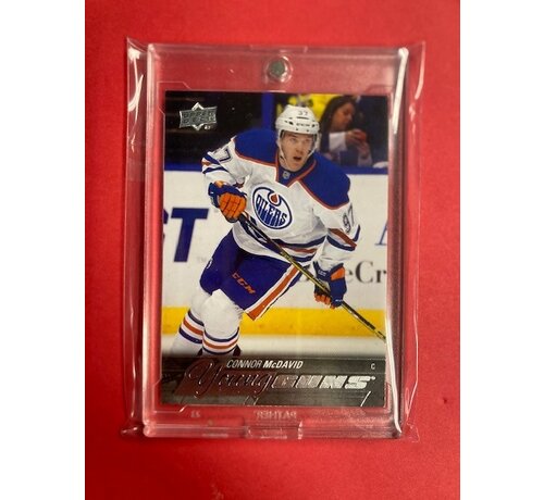UPPER DECK 2015-16 UPPER DECK SERIES 1 CONNOR MCDAVID YOUNG GUNS #201 **SLIGHT DAMAGE**