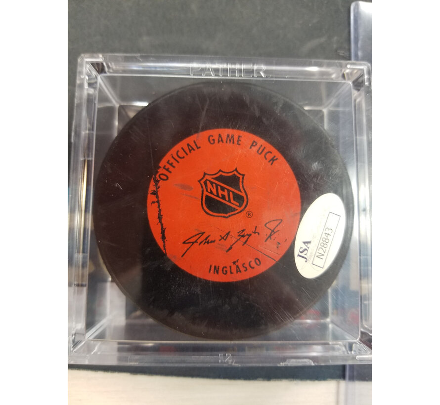 WAYNE GRETZKY AUTOGRAPHED GAME PUCK JSA COA