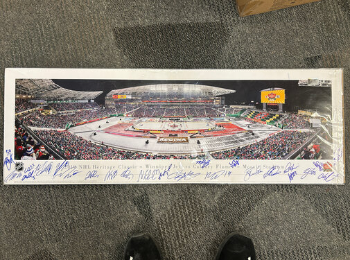 2019 WINNIPEG JETS HERITAGE CLASSIC PANORAMA AUTOGRAPHED BY ALL PLAYERS AND HEAD COACH