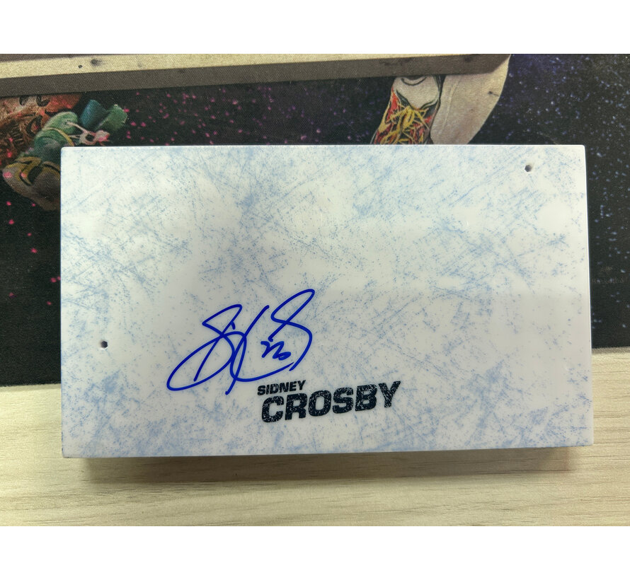 SIDNEY CROSBY MCFARLANE WITH AUTOGRAPHED BASE NO COA