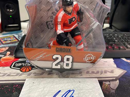 MCFARLANE CLAUDE GIROUX IMPORT DRAGONS FIGURE WITH AUTOGRAPHED BASE NO COA