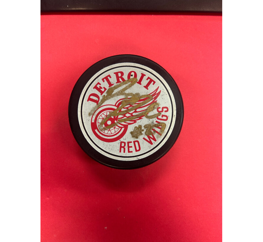 REGGIE LEACH RED WINGS AUTOGRAPHED PUCK