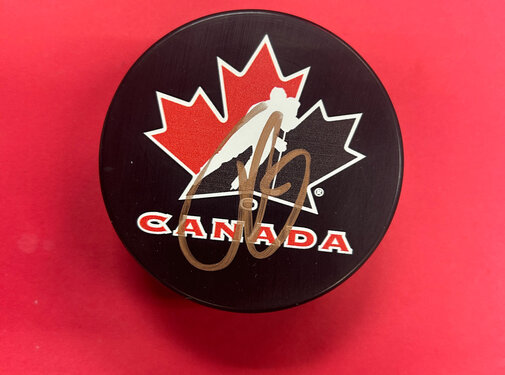 CONNOR MCDAVID TEAM CANADA AUTOGRAPHED PUCK