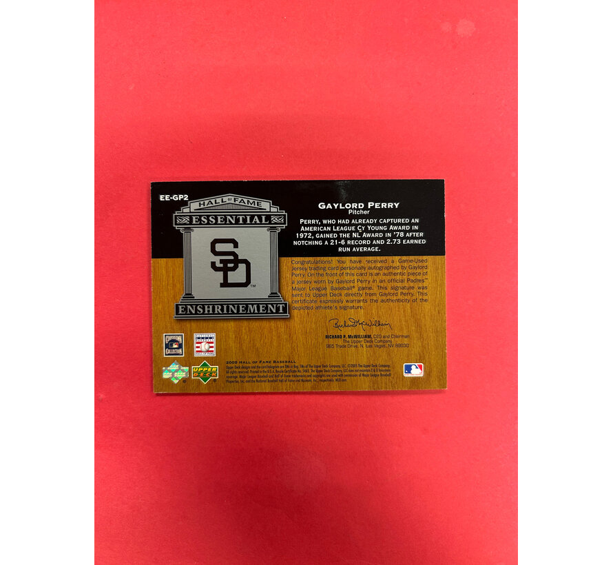 2005 UPPER DECK HALL OF FAME BASEBALL GAYLORD PERRY ESSENTIALS JERSEY AUTO /15