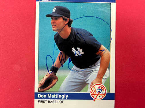 FLEER 1984 FLEER DON MATTINGLY ROOKIE AUTOGRAPHED