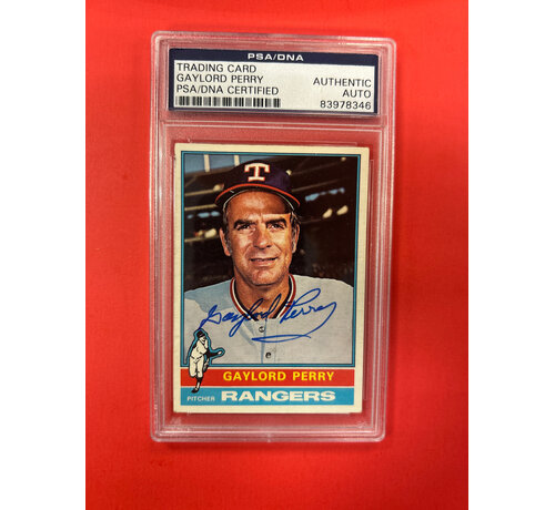 O-PEE-CHEE 1980 O-PEE-CHEE GAYLORD PERRY AUTOGRAPHED PSA AUTHENTIC