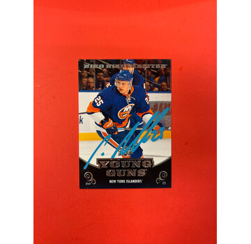 UPPER DECK 2010-11 UPPER DECK SERIES 2 NINO NIEDERREITER YOUNG GUNS AUTOGRAPHED SP