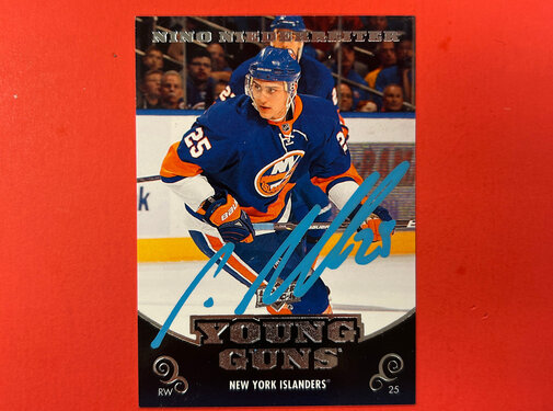 UPPER DECK 2010-11 UPPER DECK SERIES 2 NINO NIEDERREITER YOUNG GUNS AUTOGRAPHED SP