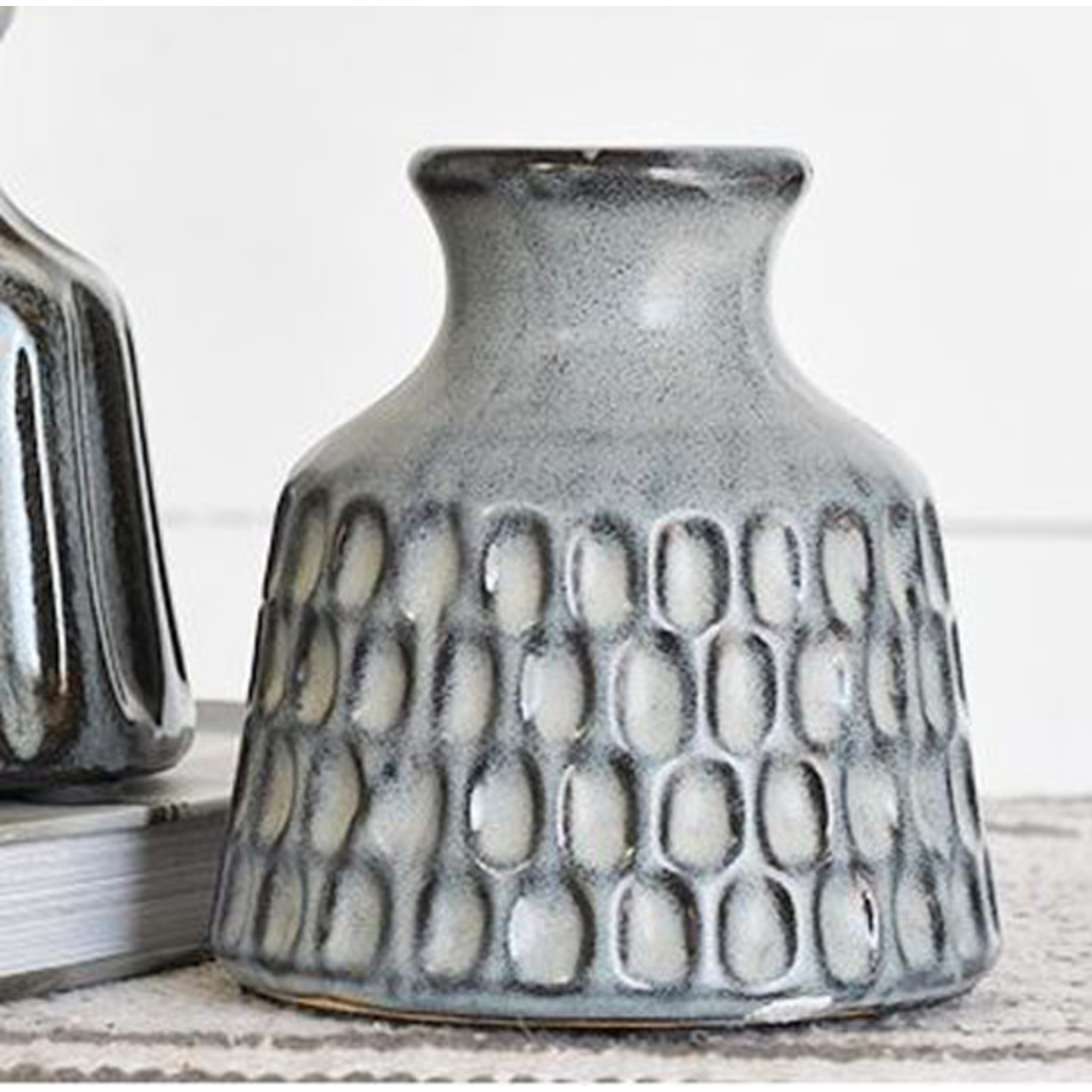 Mickler & Co. Clove Vase - Thumbprint