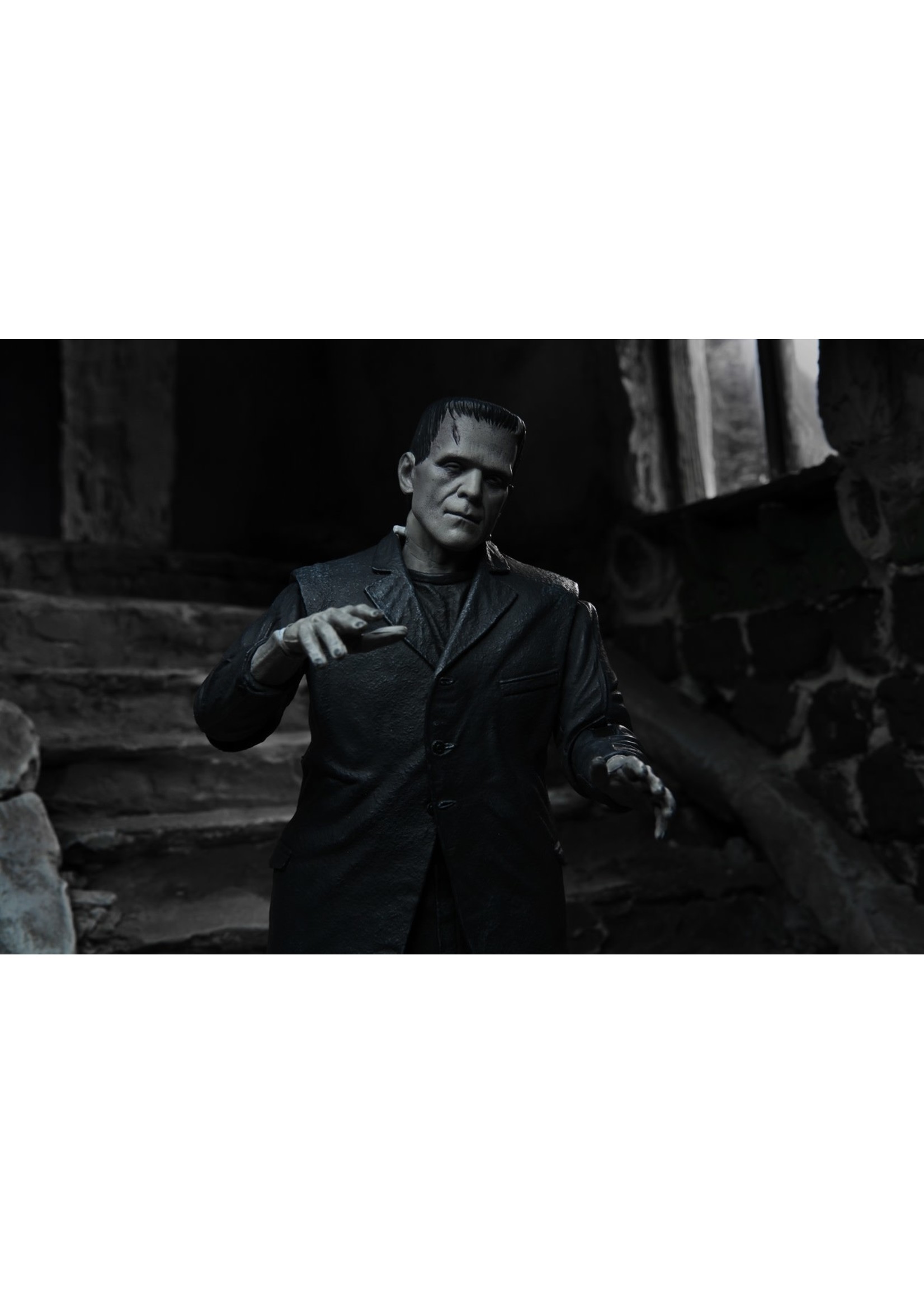 Universal Monsters Ultimate Frankenstein's Monster - B&W