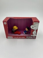 Action Figures Lucy And Schroeder Peanuts Display Figures