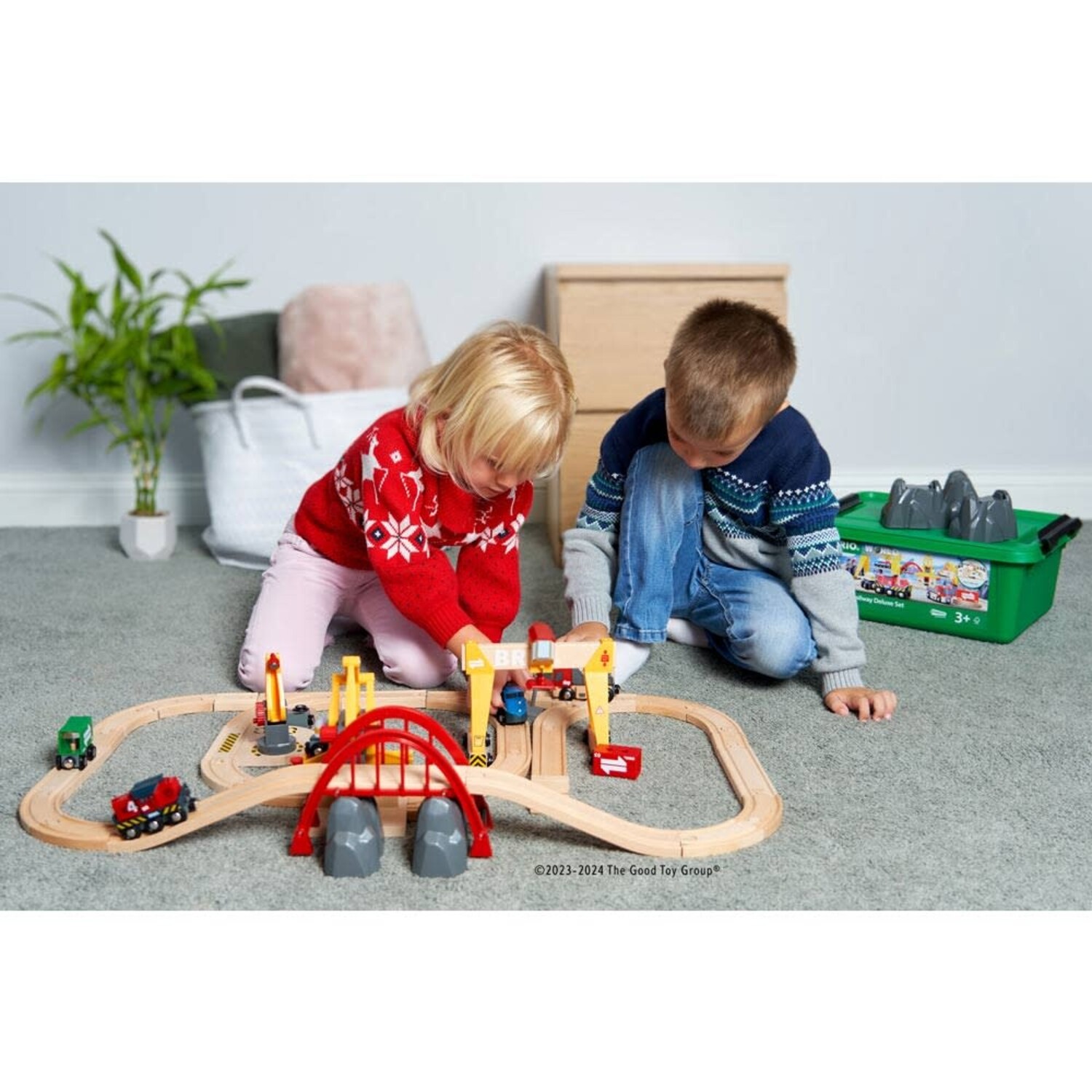 Cargo Railway Deluxe Set Brio - Mudpuddles Toys and Books