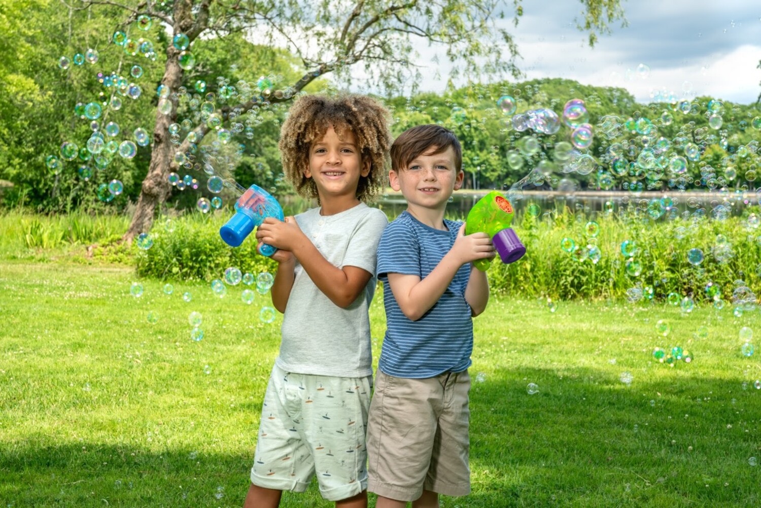 Fubbles Light-Up Supreme Bubble Blaster - Mudpuddles Toys