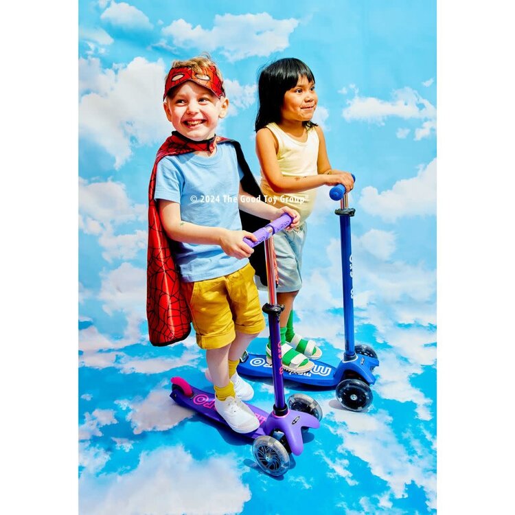 Micro Kickboard Black/Orange LED Maxi Deluxe Scooter