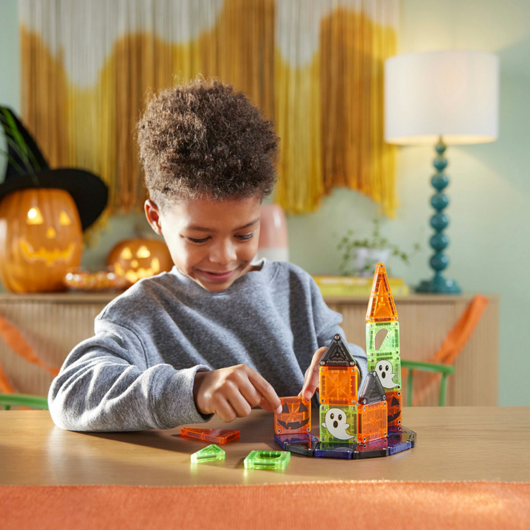 MicroMAGS Spooky 24-Piece Travel Set