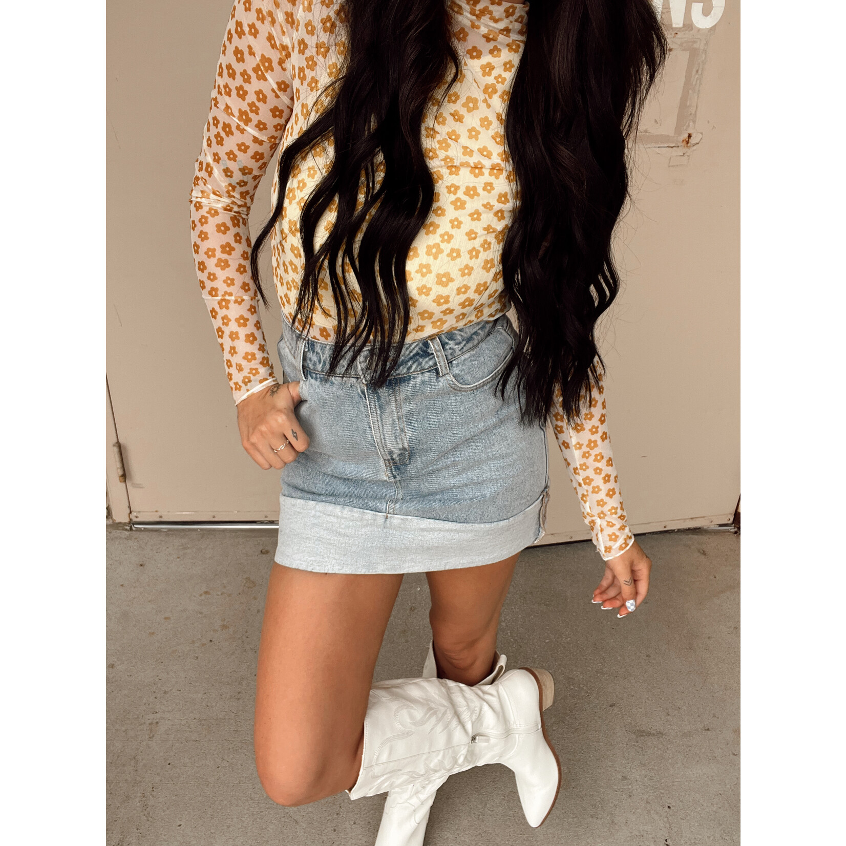 Anniewear Lettuce Edge Detail Floral Mesh Mock Neck Top