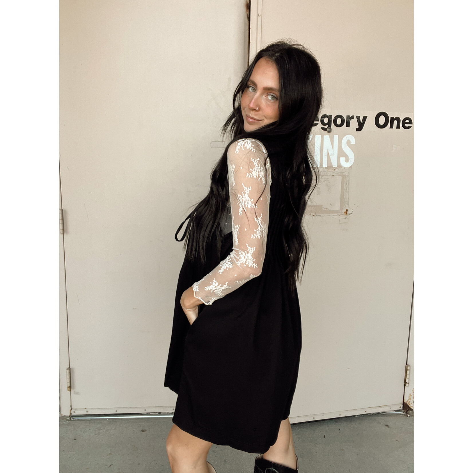 De Vave Sheer Lace Long Sleeve Top