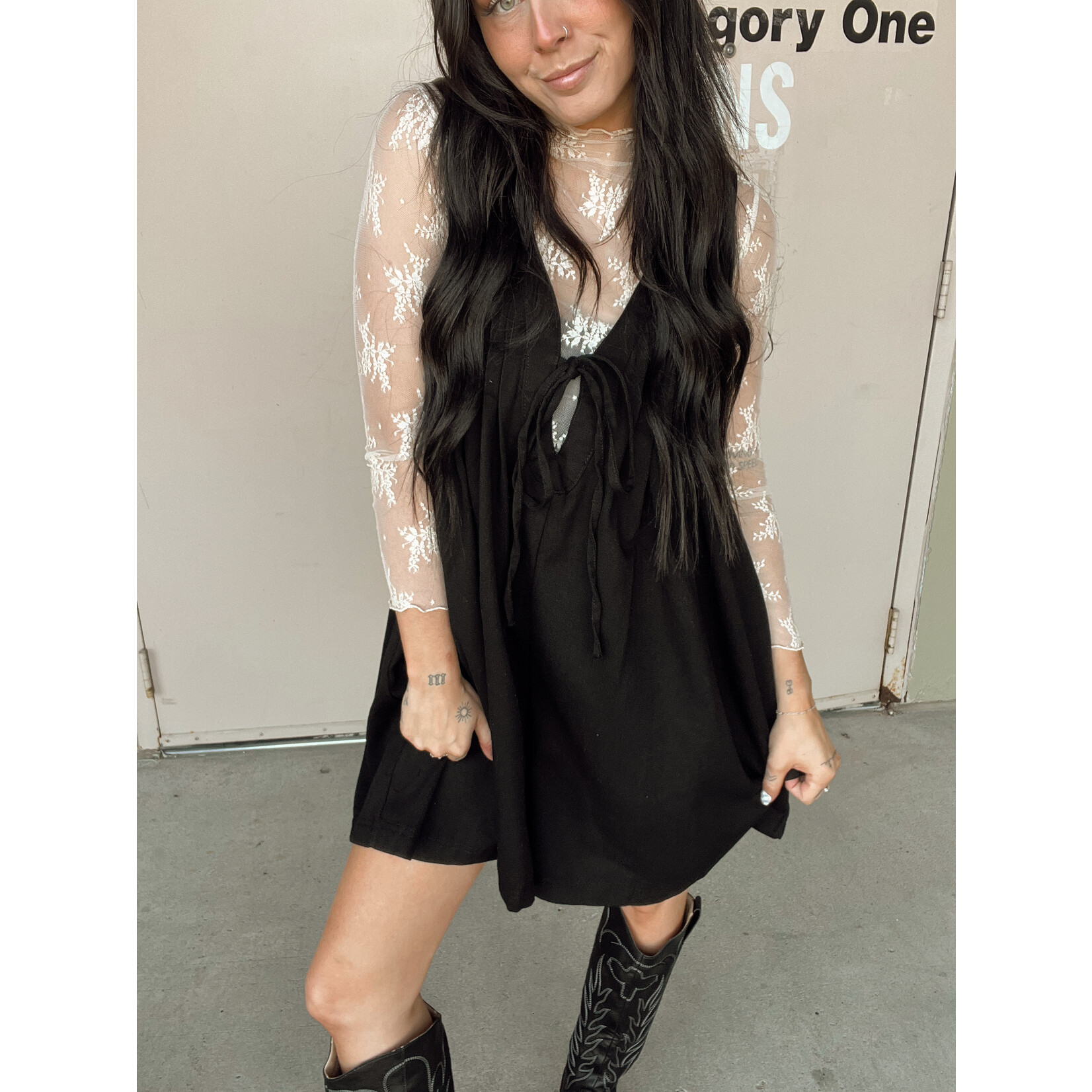 De Vave Sheer Lace Long Sleeve Top