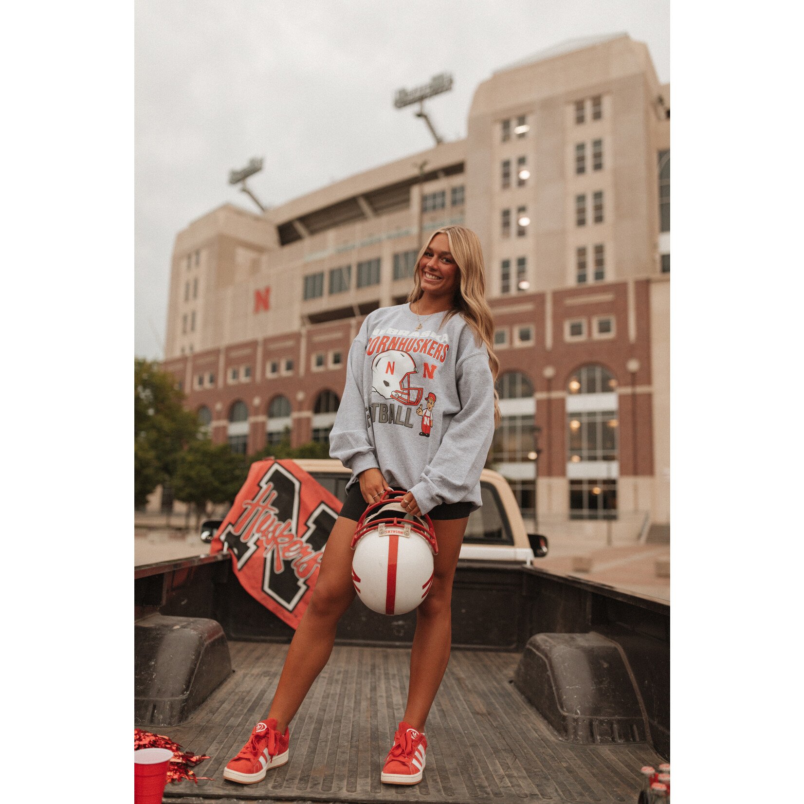 Gildan Nebraska Cornhuskers Helmet Lil Red Field Crew