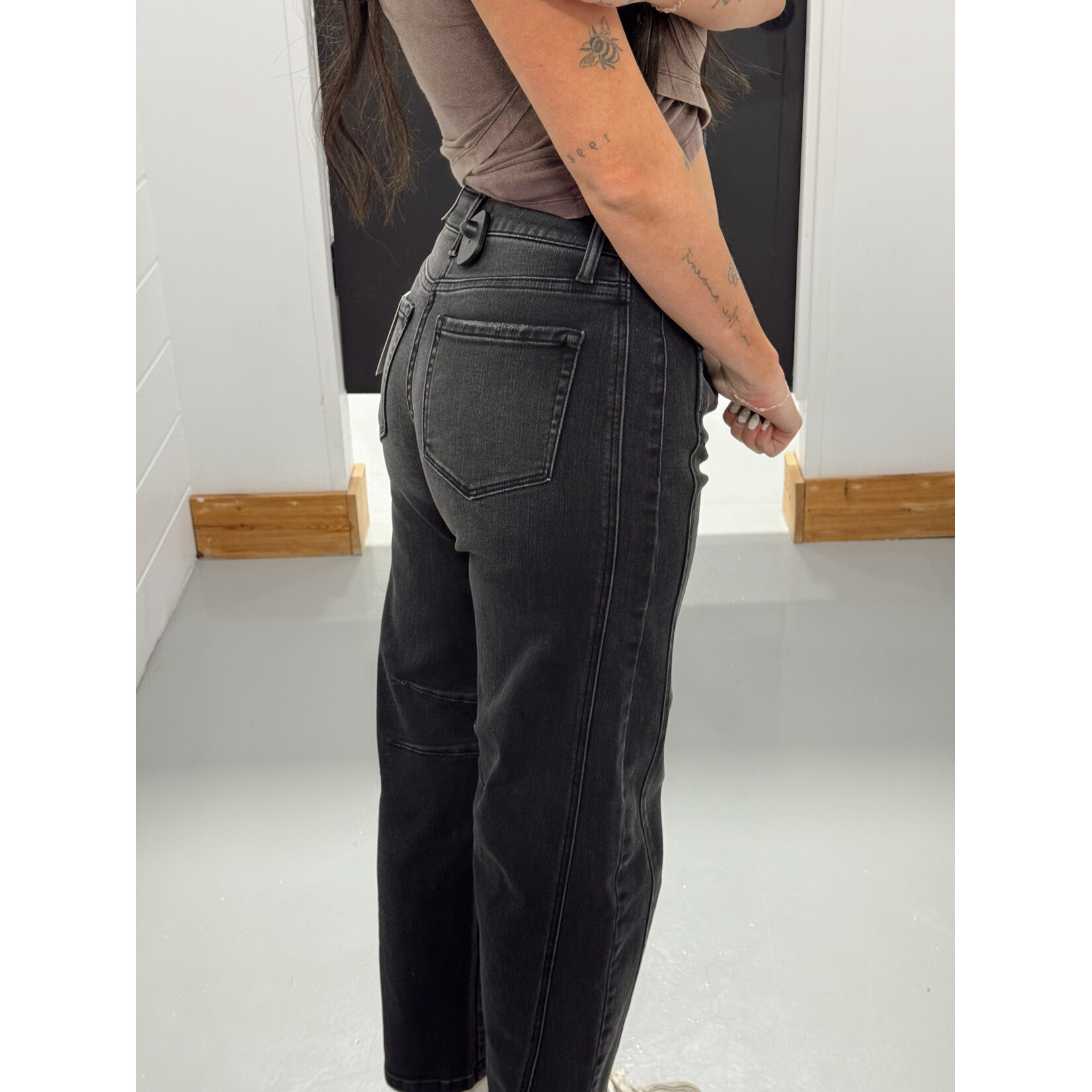 High Rise Black Barrel