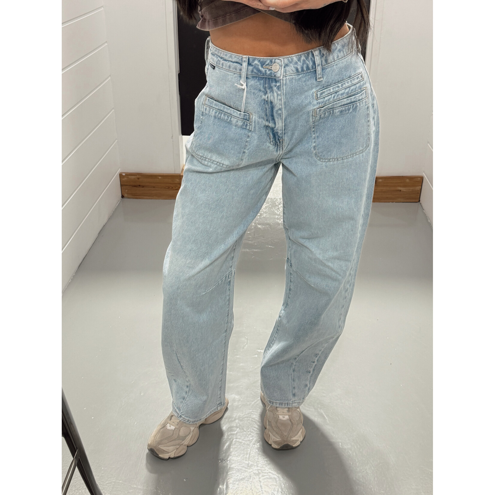 Mid Waist Barrel Leg