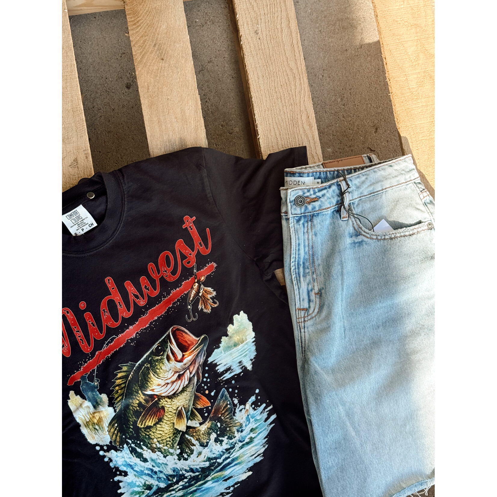 comfort colors Midwest Fish Tee