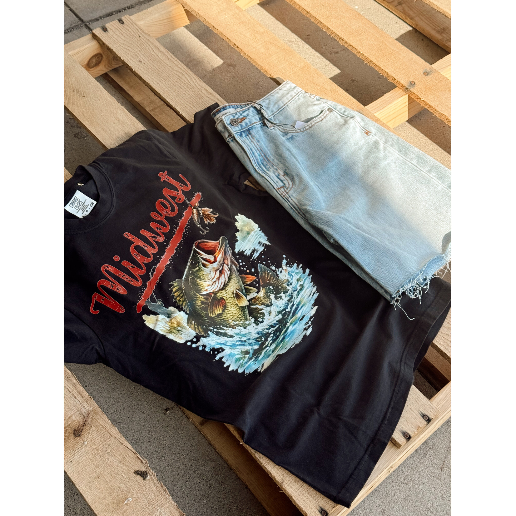 comfort colors Midwest Fish Tee