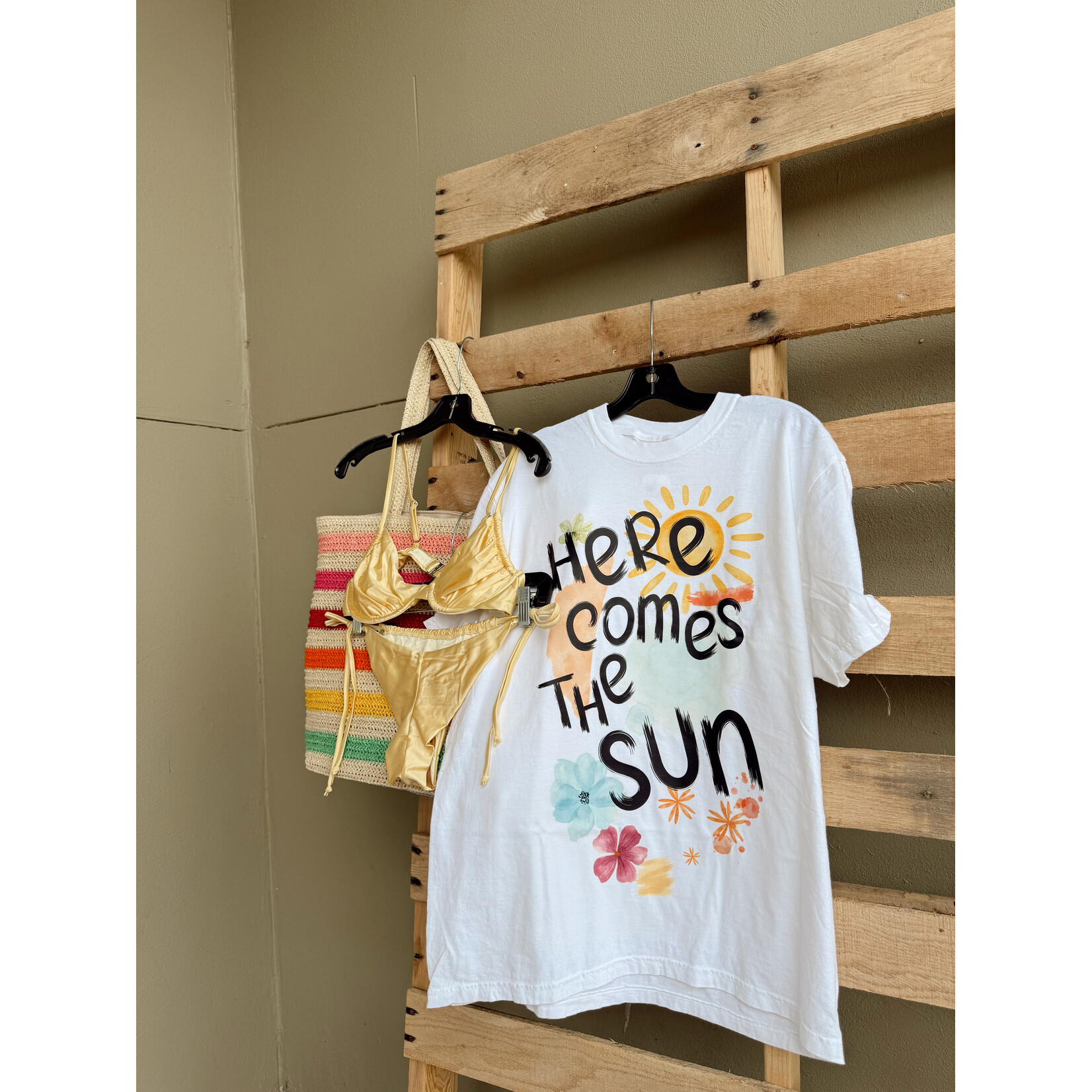 comfort colors Here Comes The Sun Tee