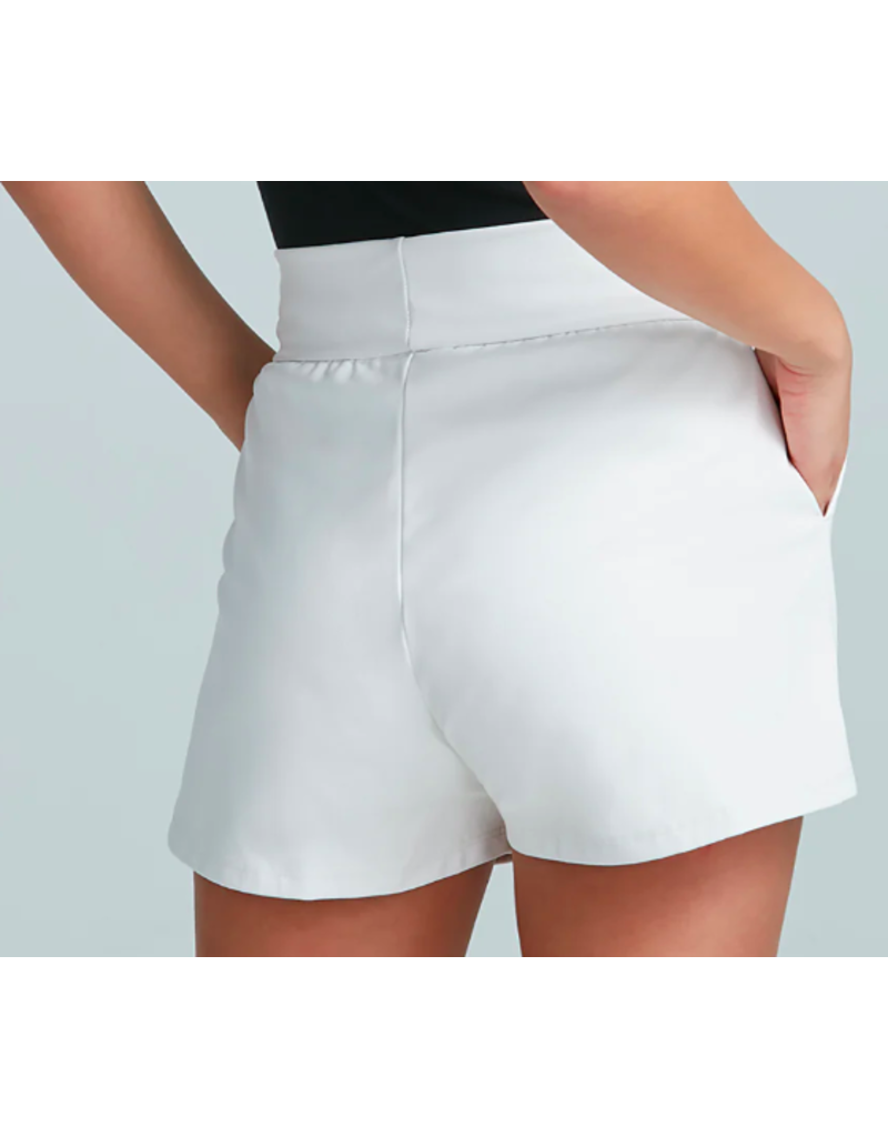 FAUX LEATHER RELAXED SHORT WHITE