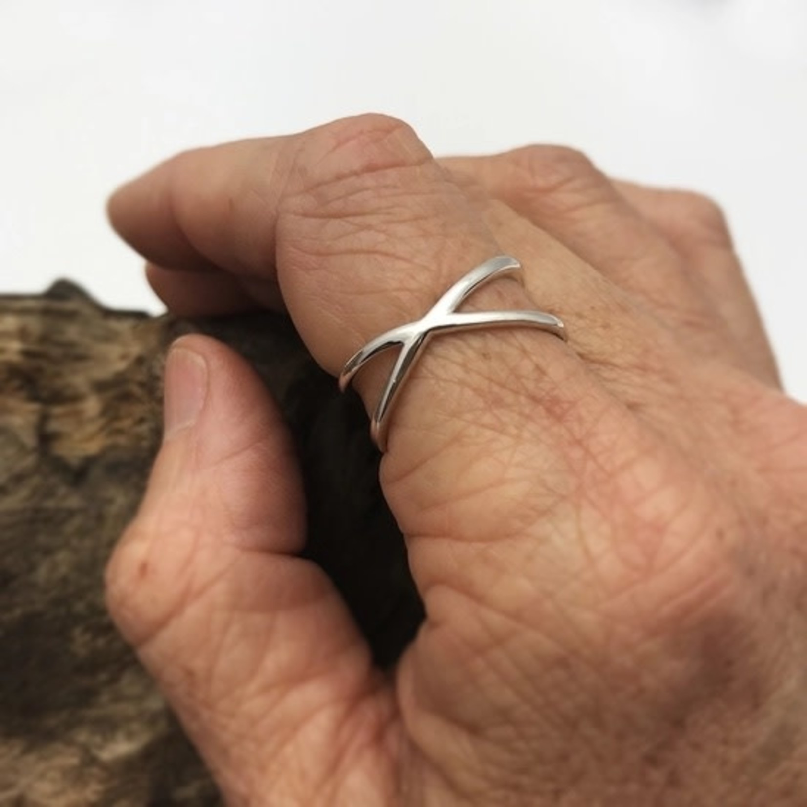 Nina Designs Sterling Silver Criscross Ring