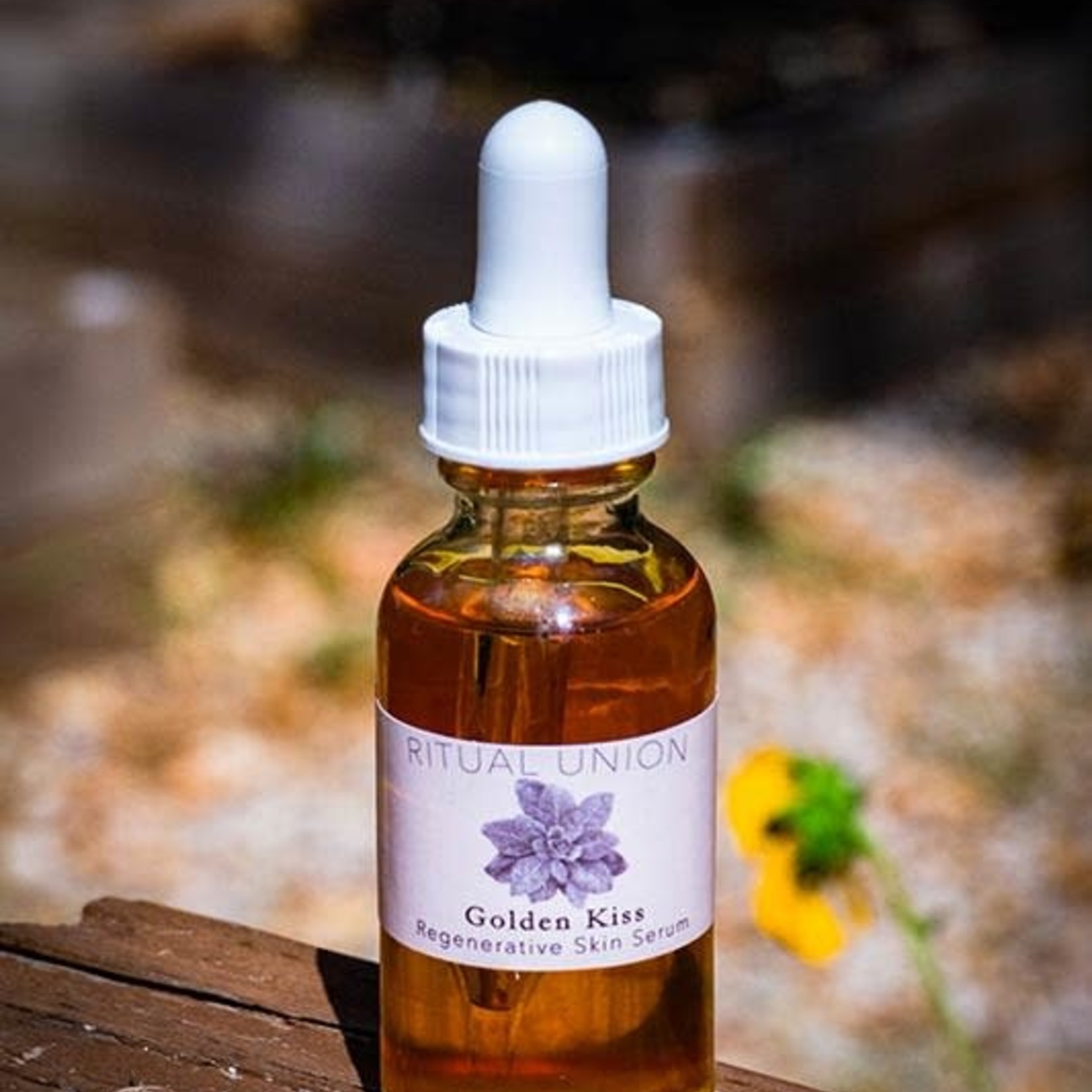 Teta Golden Kiss Regenerative Skin Serum by Ritual Union