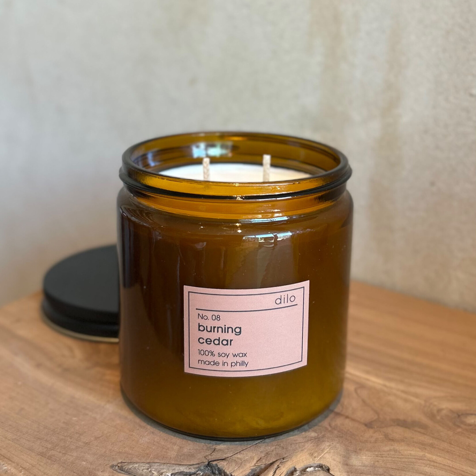 Dilo Burning Cedar Candle - 12.5 oz by Dilo
