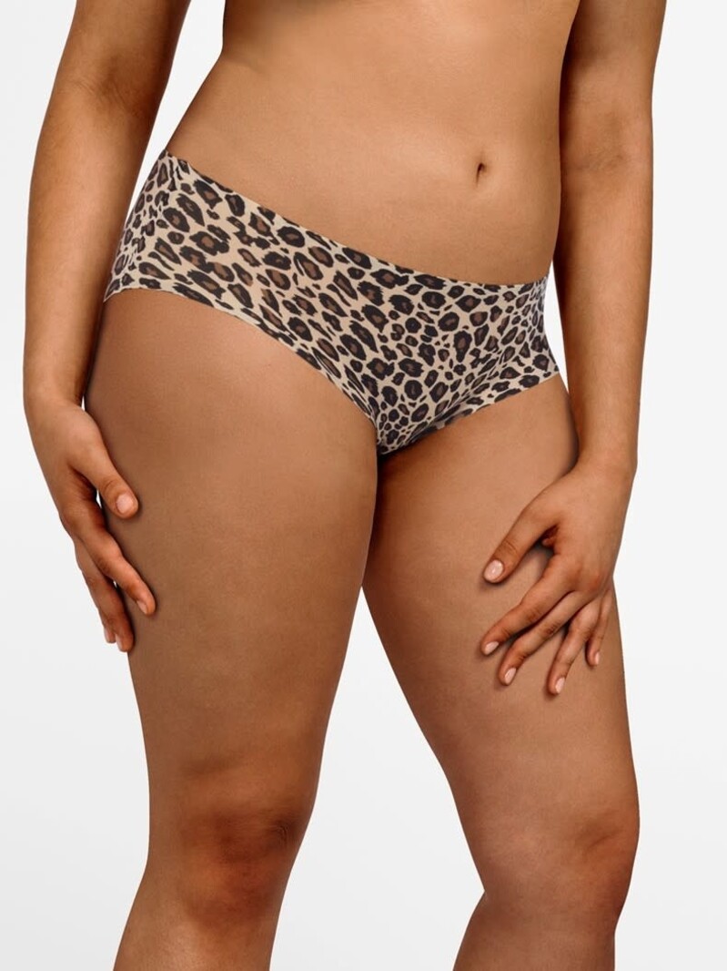 Soft Stretch Seamless Thong Panty Leopard O/S by Chantelle