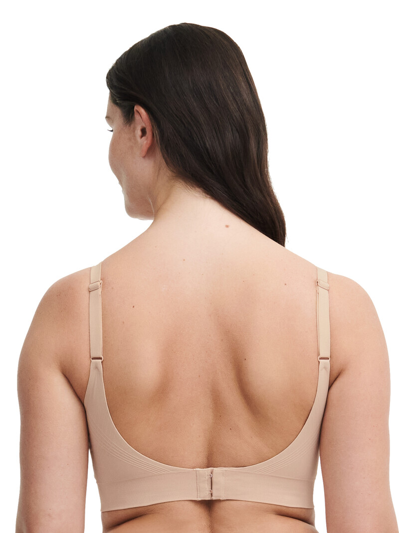 Chantelle 10U1 Smooth Comfort Padded Wireless Lift Bralette