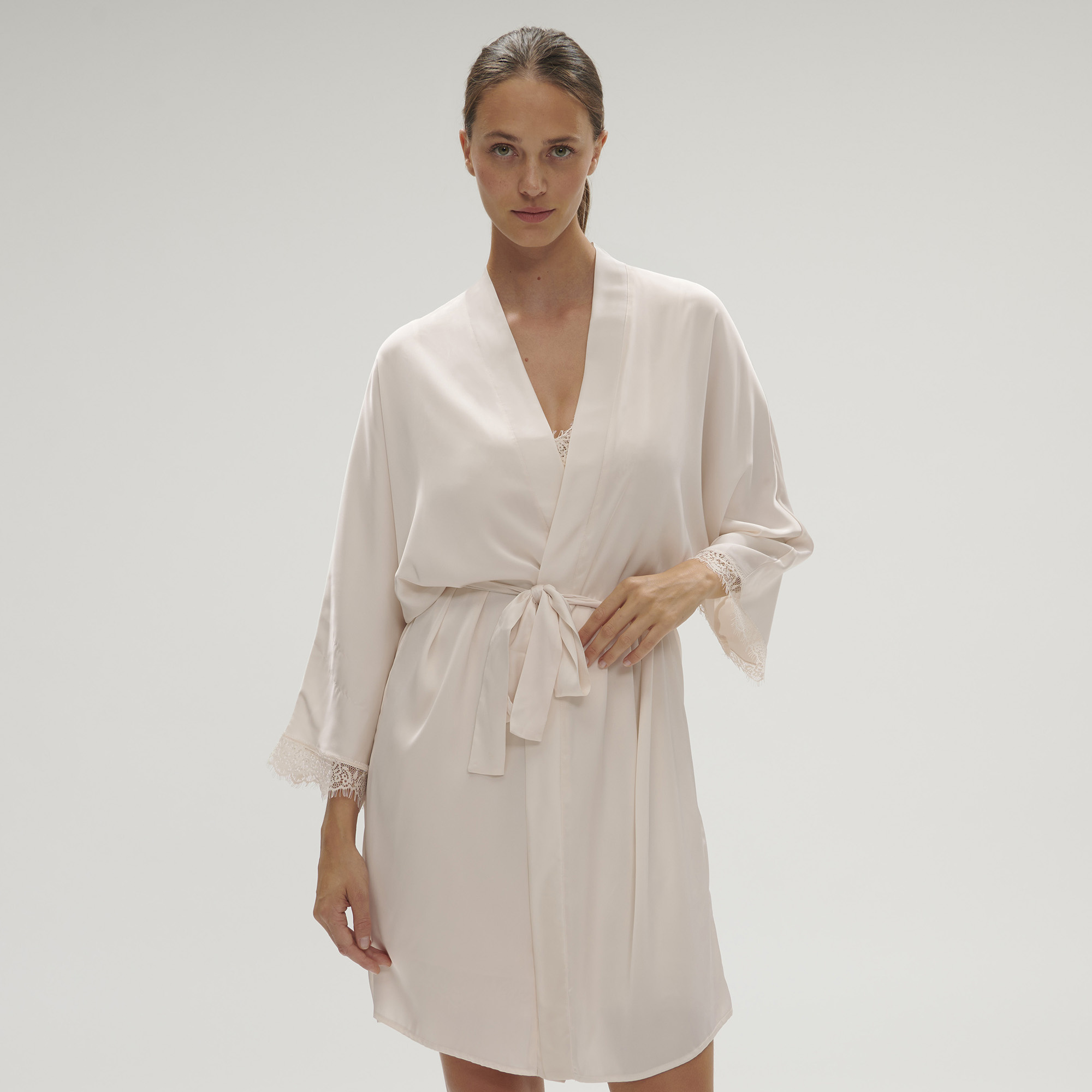 Simone Perele Satin Secrets Kimono Robe