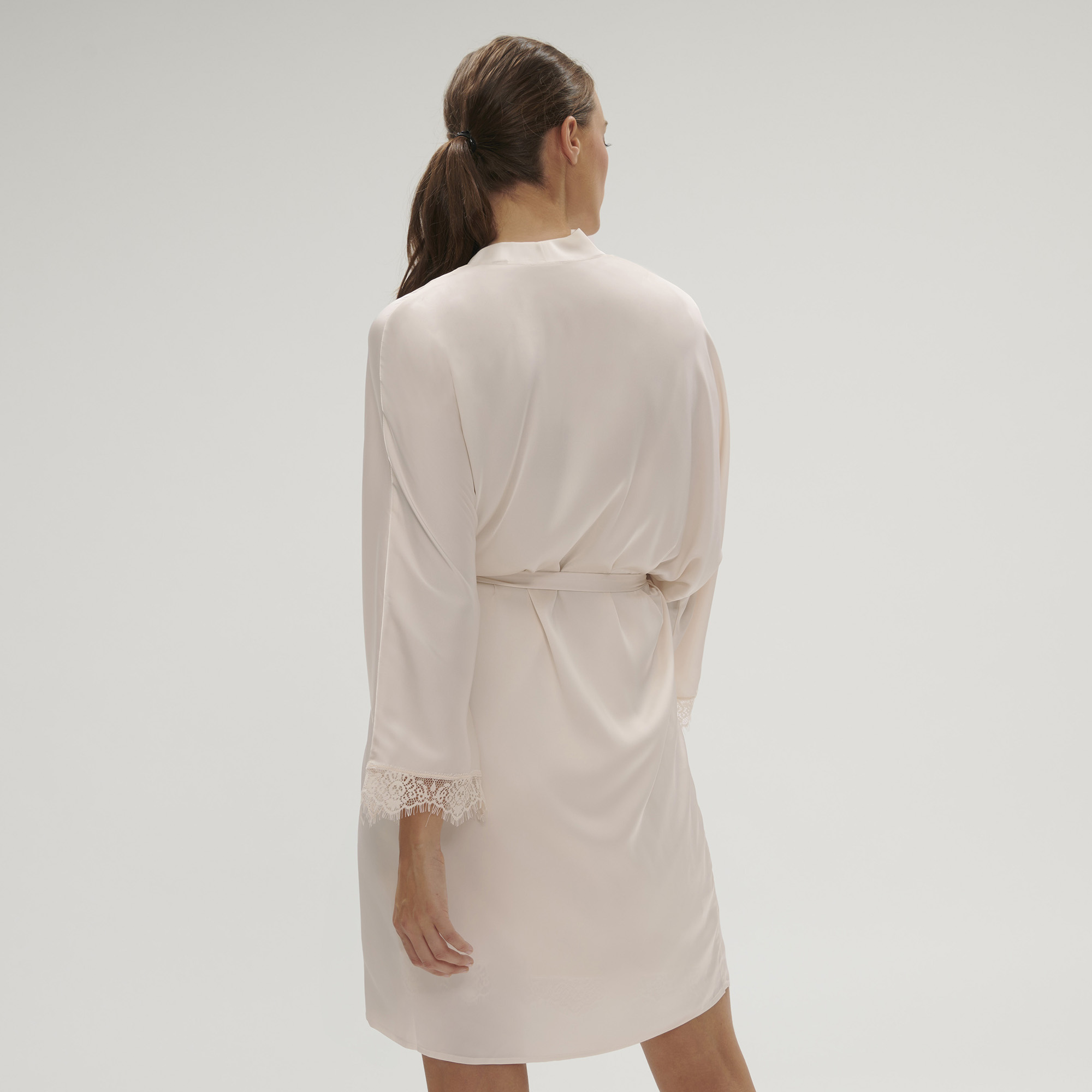 Simone Perele Satin Secrets Kimono Robe