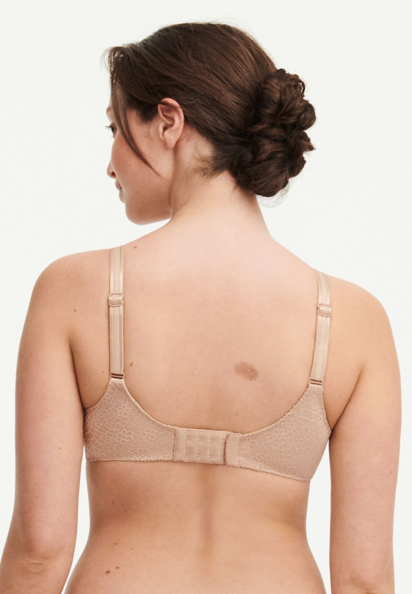 Chantelle C Magnifique Seamless Unlined Underwire Minimizer