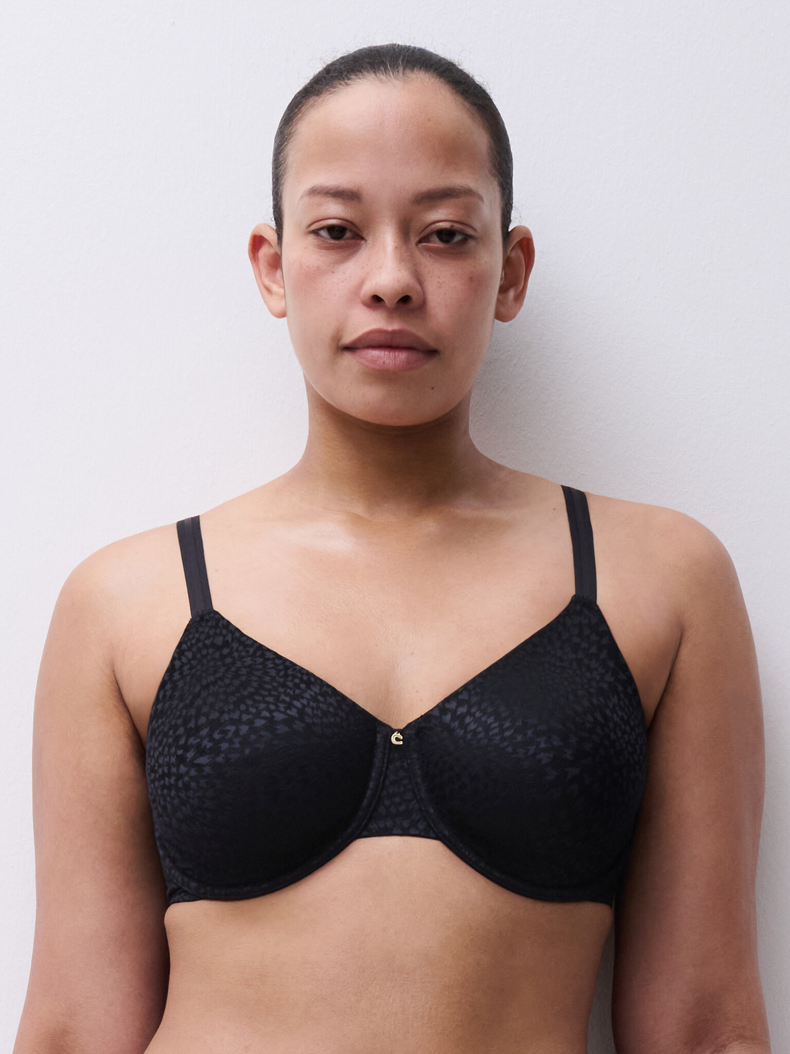 Chantelle Magique Back Smoothing Minimizer Bra