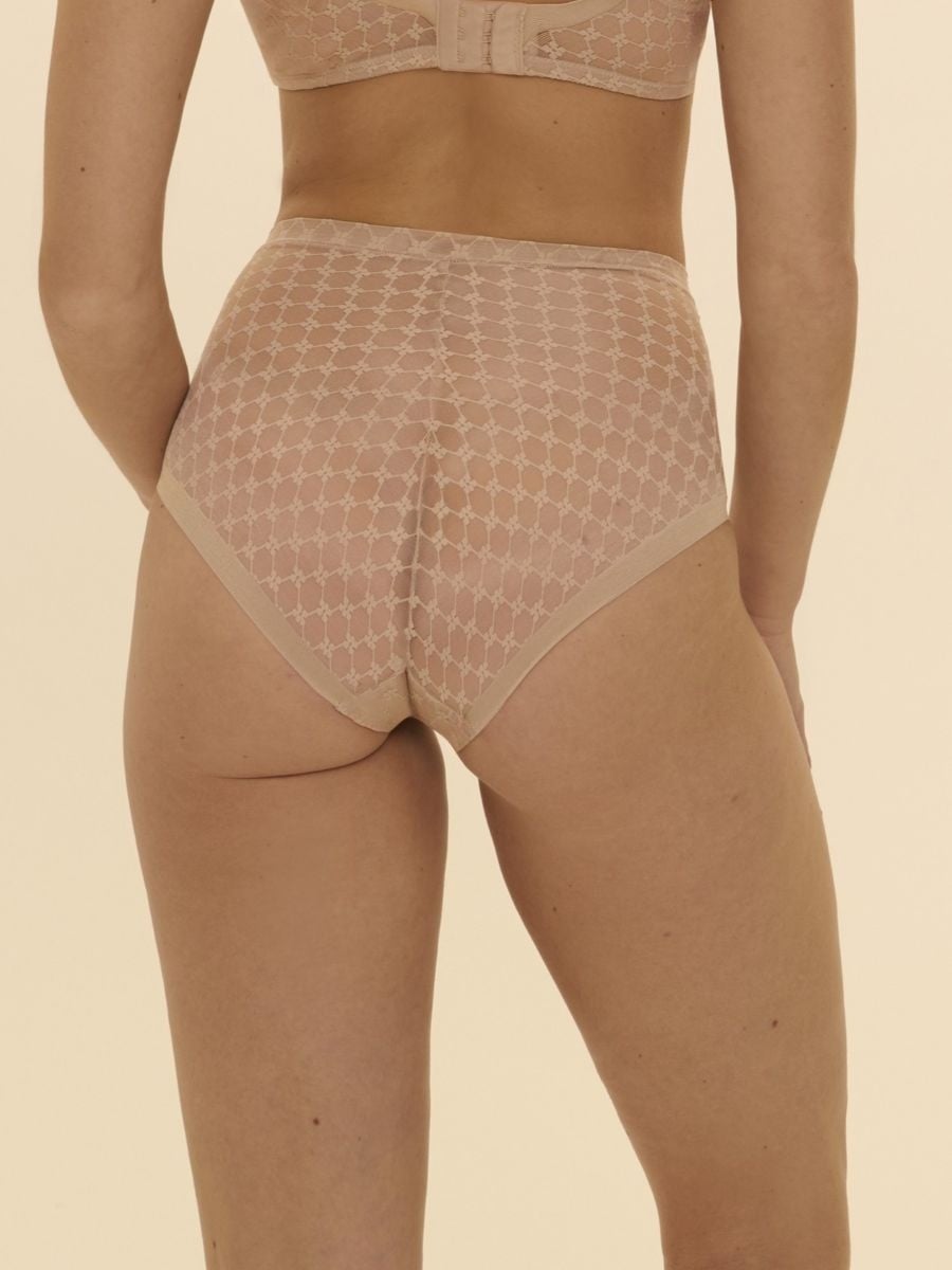 Simone Perele Plume Control Brief