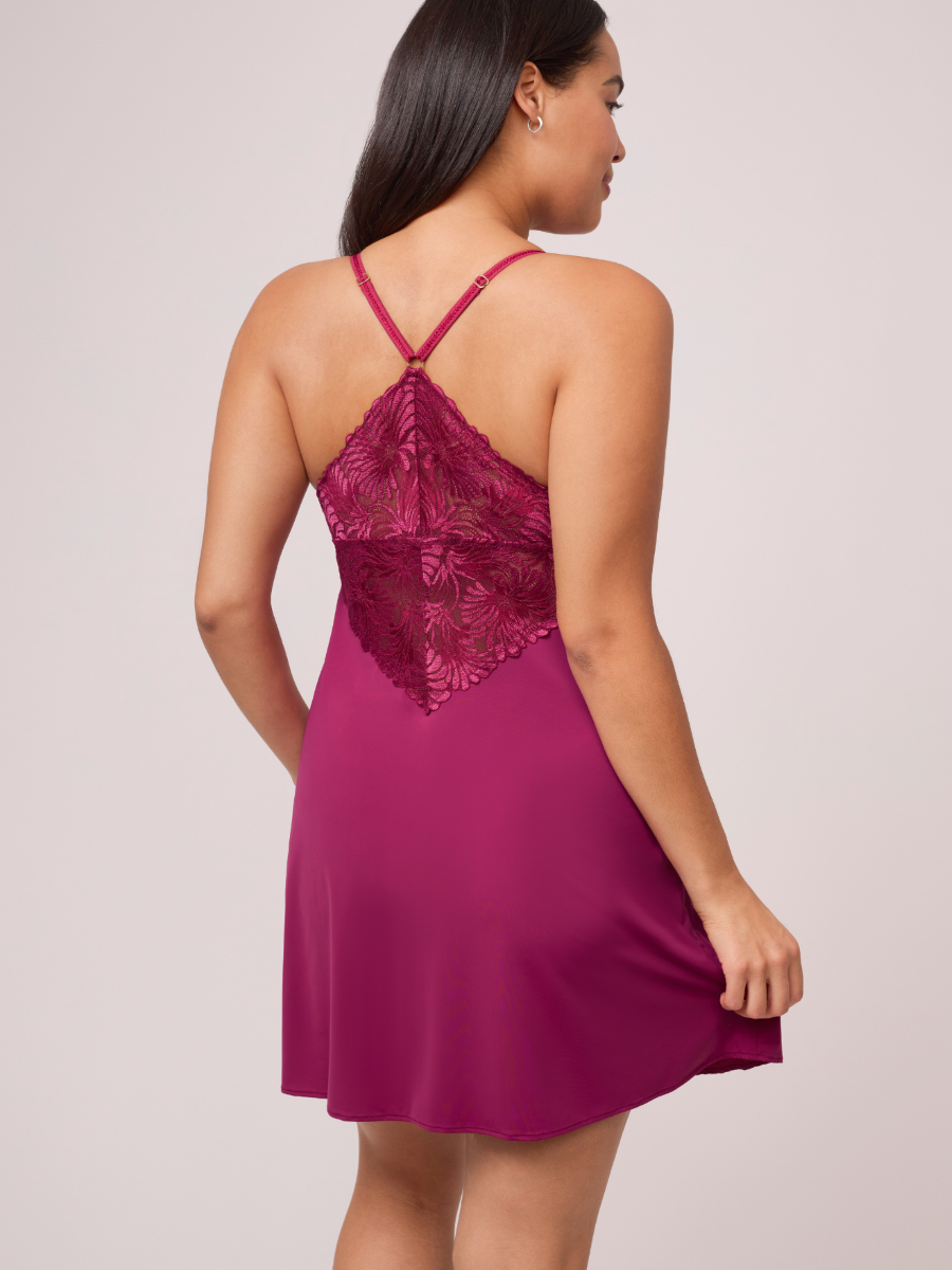 Montelle Intimates Vixen Fashion Bust Chemise