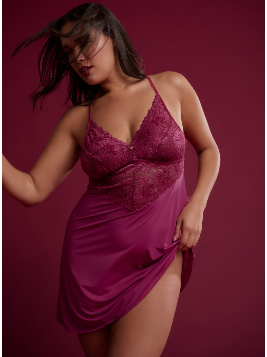 Montelle Intimates Vixen Fashion Bust Chemise