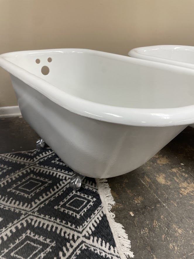 48" x 26 1/2" Super Rare Clawfoot Tub Waxahachie Architectural Salvage