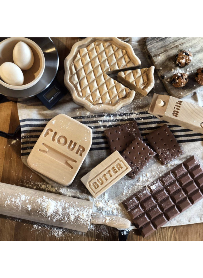 Wooden Baker Set with Chocolate