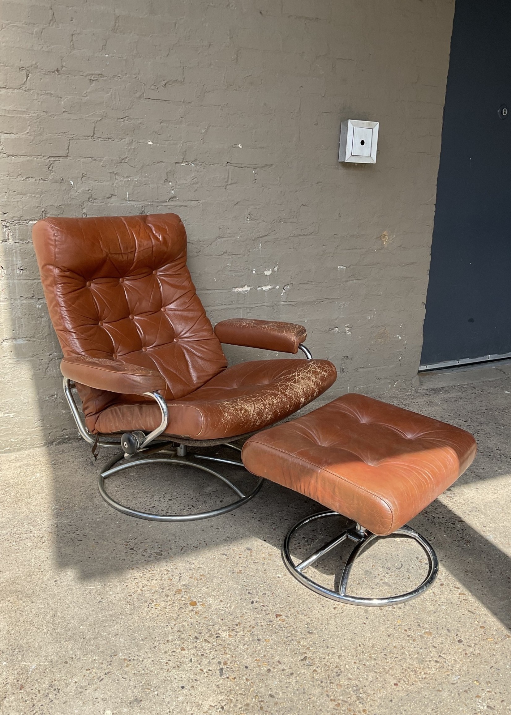 GOODWOOD Ekornes Stressless Leather Chair & Ottoman