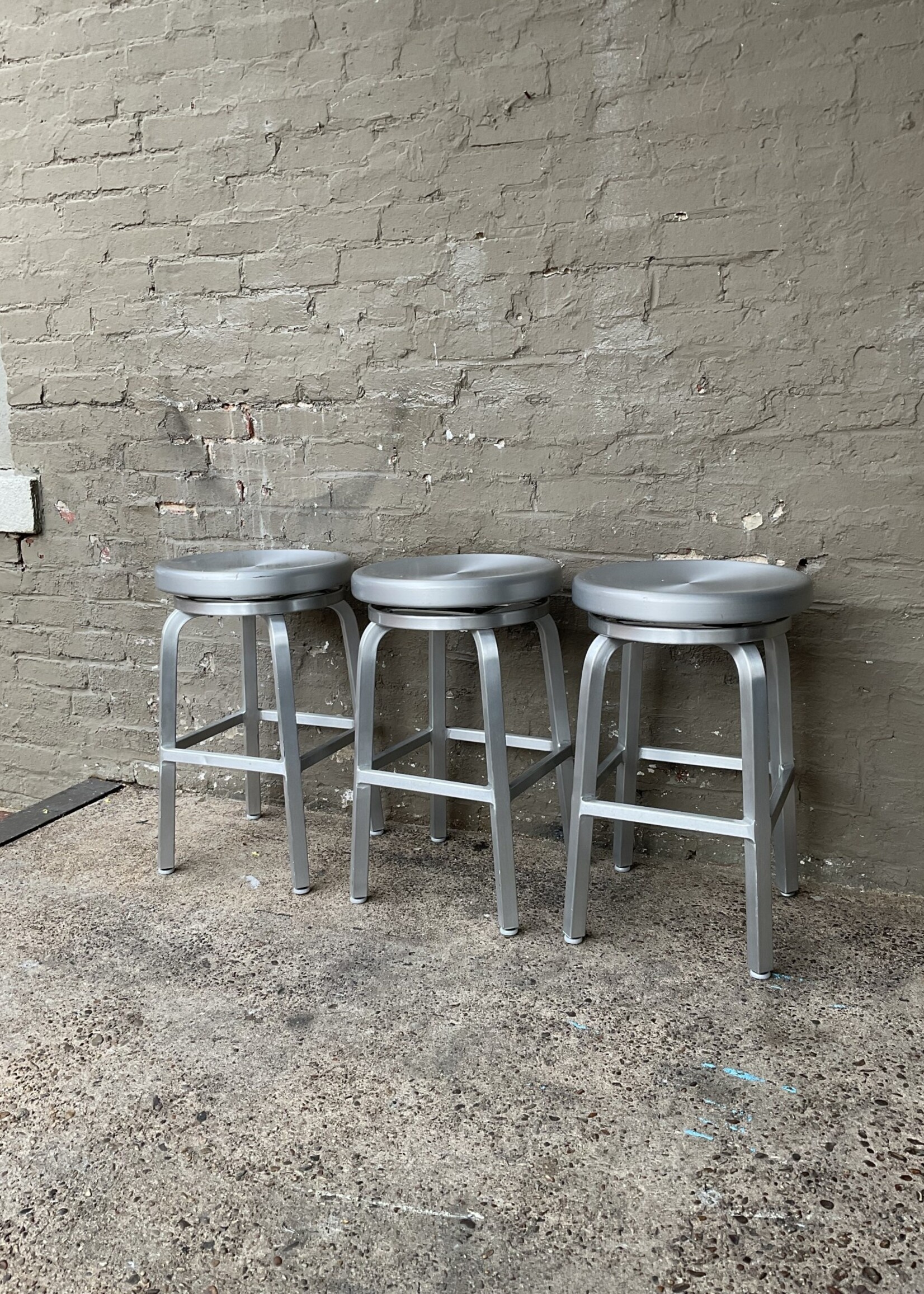 Aluminum Swivel Stool GoodWood