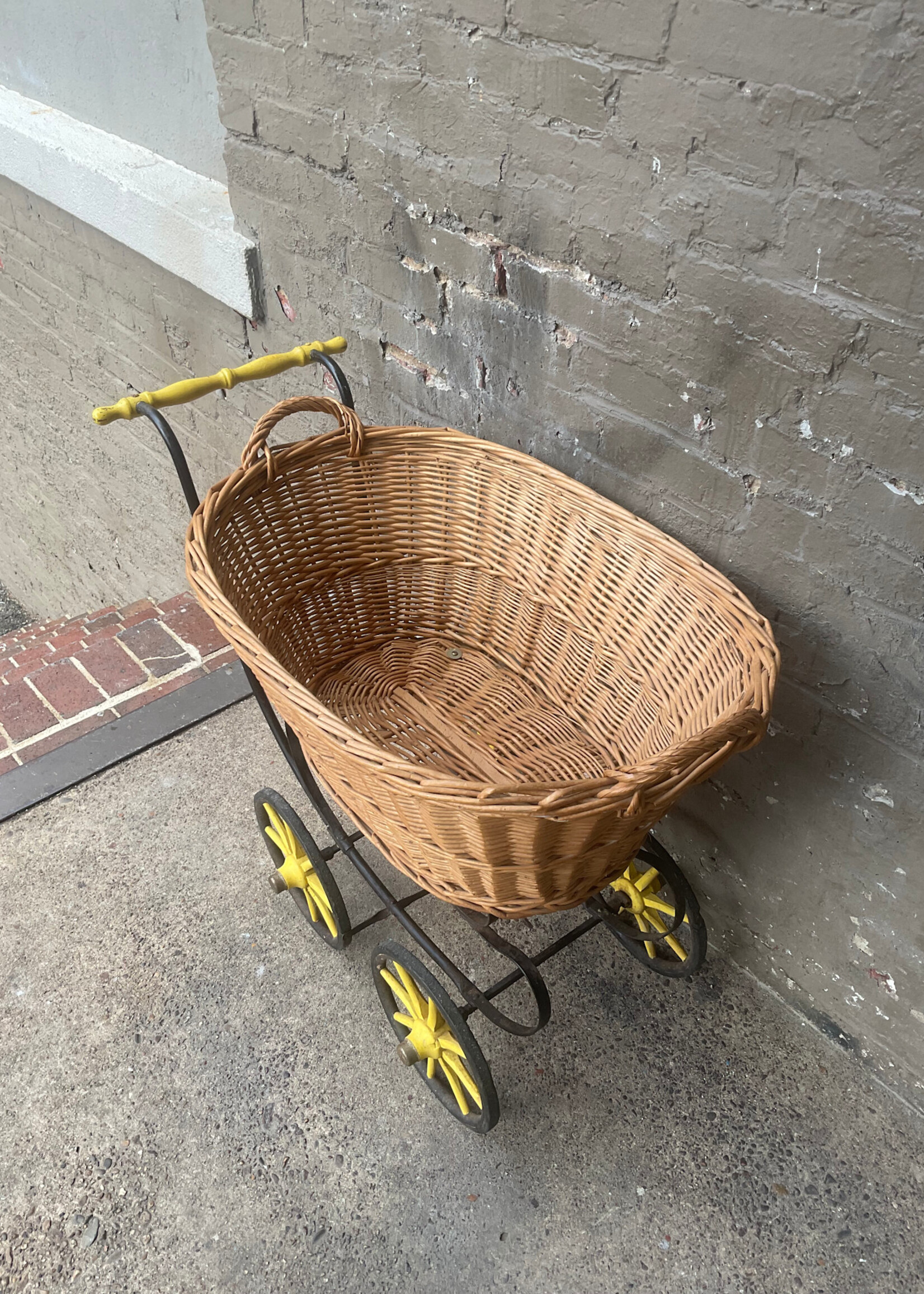 GOODWOOD Antique Wicker Pram