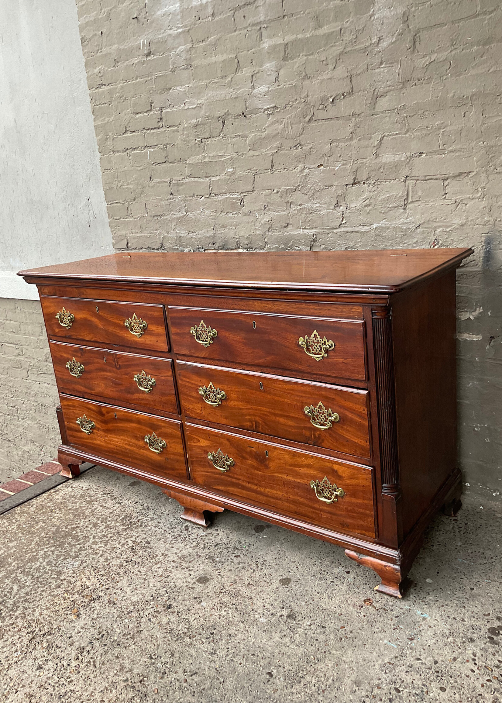 GOODWOOD Antique Lift Top Dresser