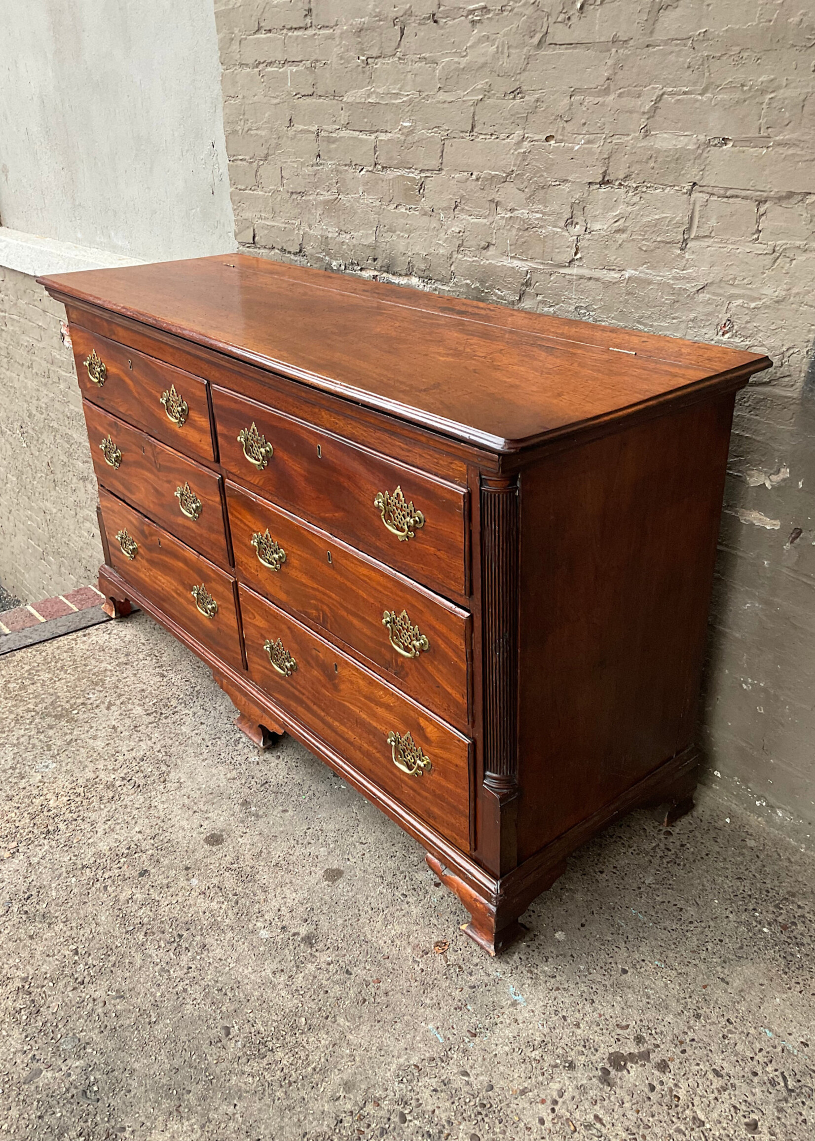 GOODWOOD Antique Lift Top Dresser